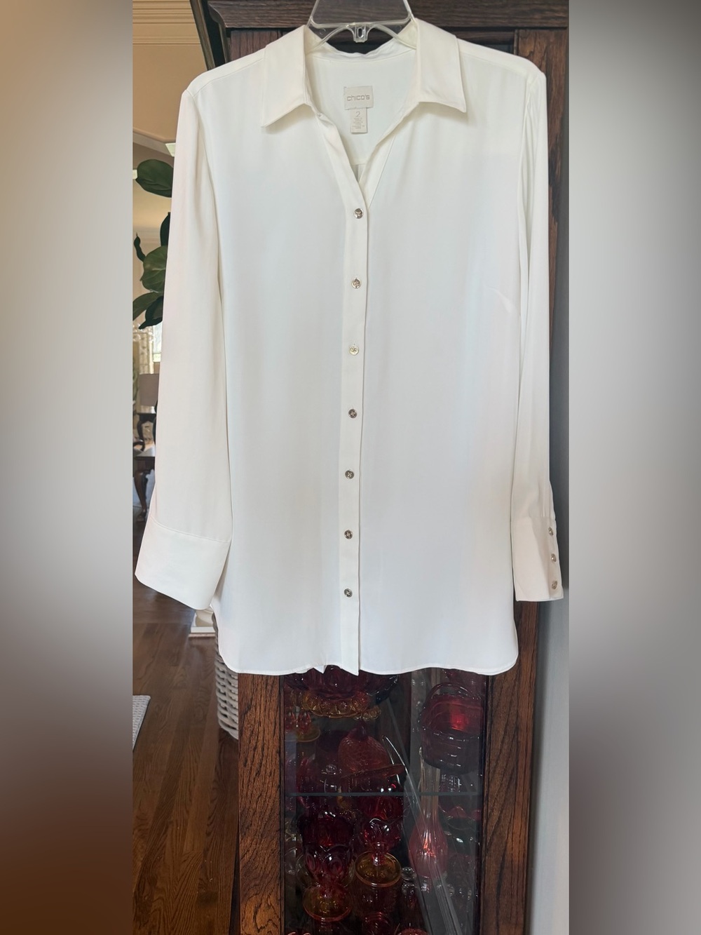 Chico’s Ivory Button Down Pleated Top L